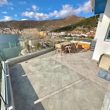View At The Location شقة *