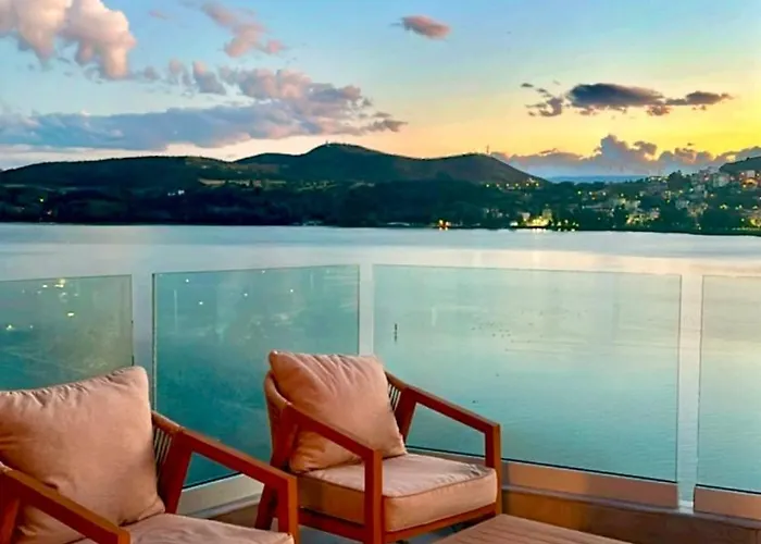 公寓 View At The Location 卡斯托里亚